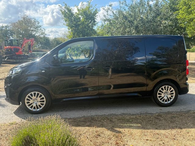 Vauxhall Vivaro Mpv Black #3