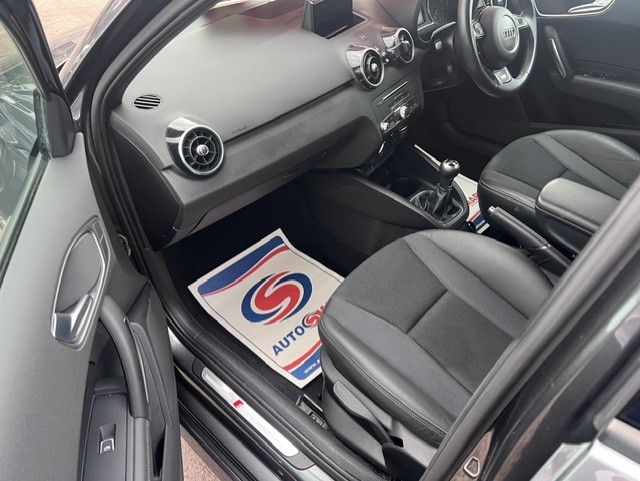 Audi A1 Sportback Tfsi S Line X3SFA #4