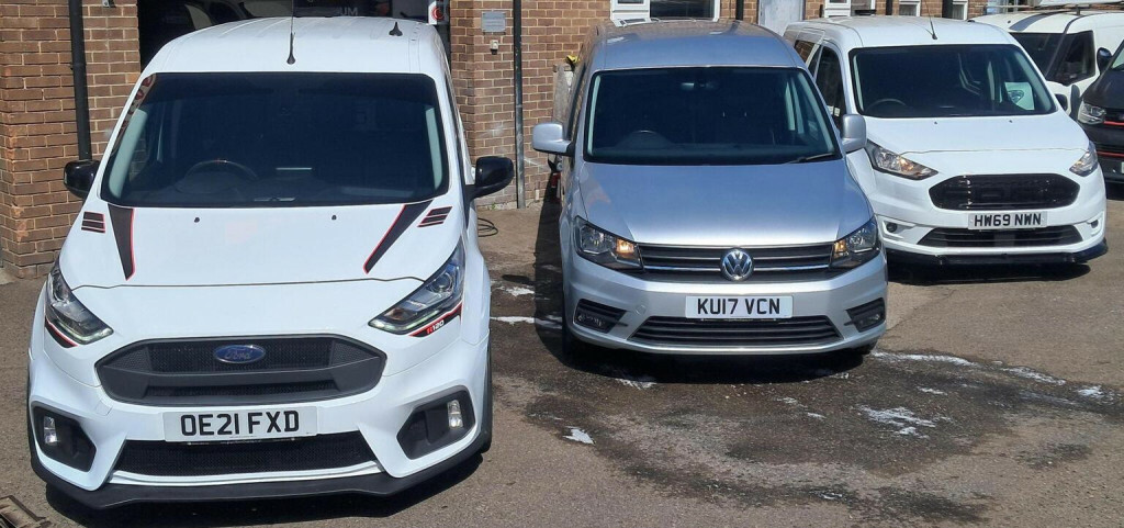 Volkswagen Caddy Maxi Panel Van 2.0 Tdi C20 Bluemotion Tech Highline Lwb KU17VCN Silver #3