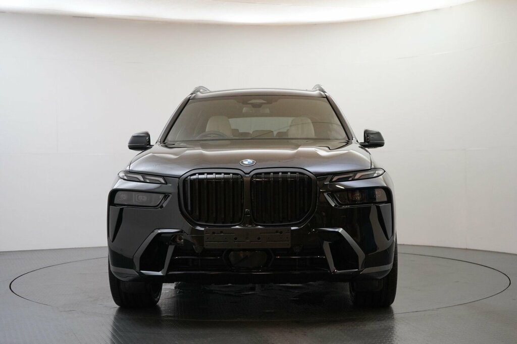 BMW i7 60 M Sport Grey #4