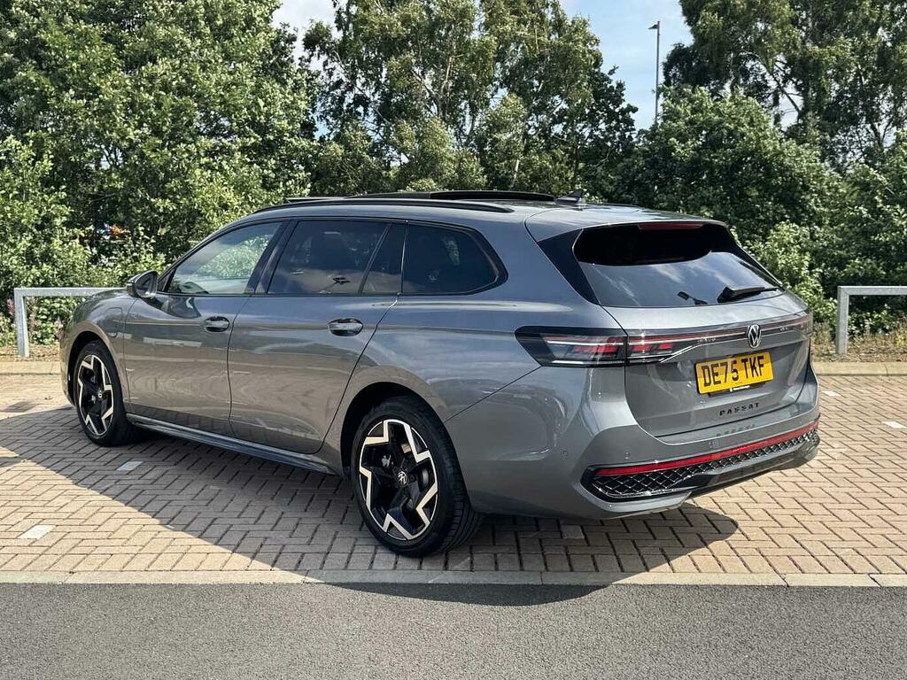 Volkswagen Passat 1.5 Tsi Ehybrid 272 R-line Dsg Grey #3