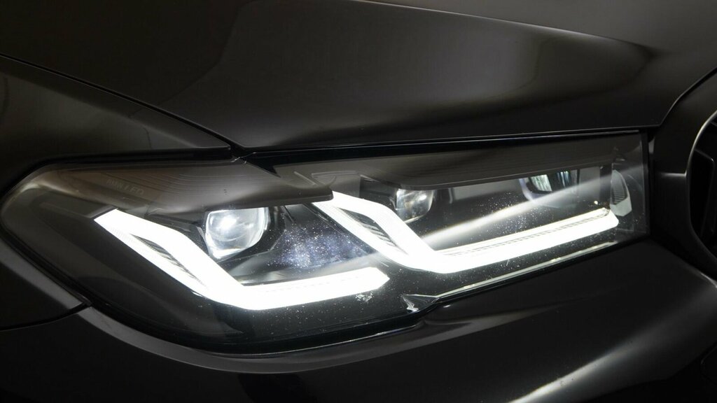 BMW M5 M5 Competition Black #22