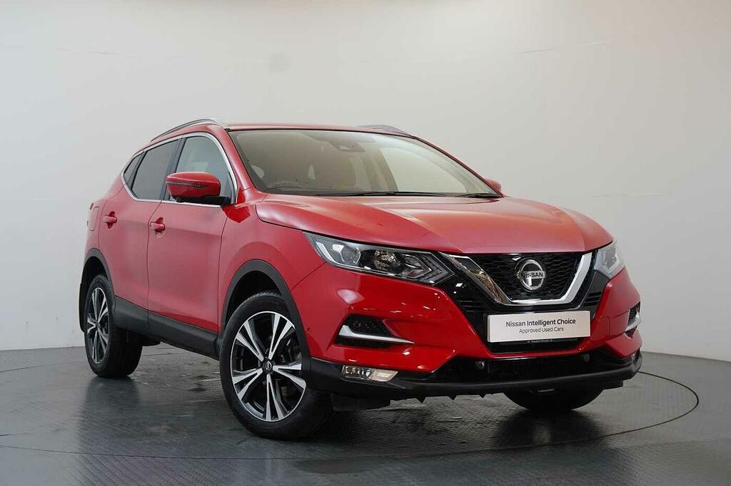 Nissan Qashqai 1.3 Dig-t 140 N-connecta With Sat Nav And 360 View Red