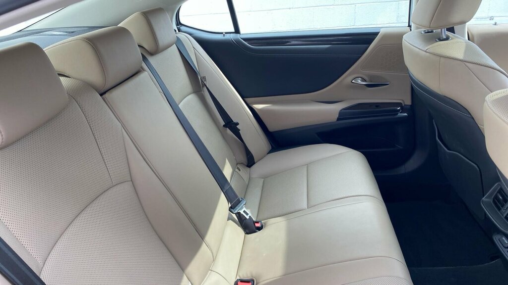 Lexus ES Premium Pack #9