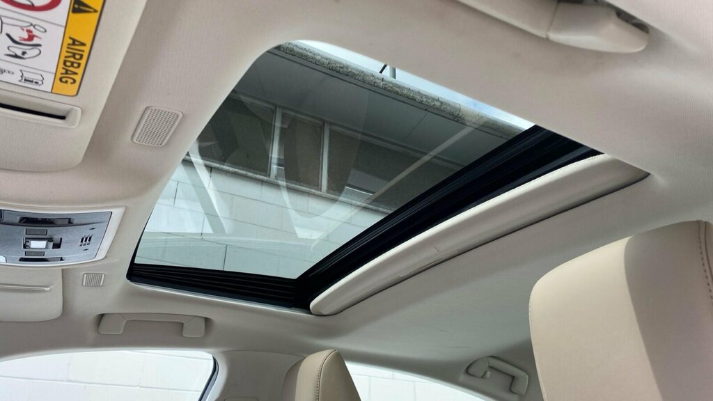 Lexus ES Premium Pack #20