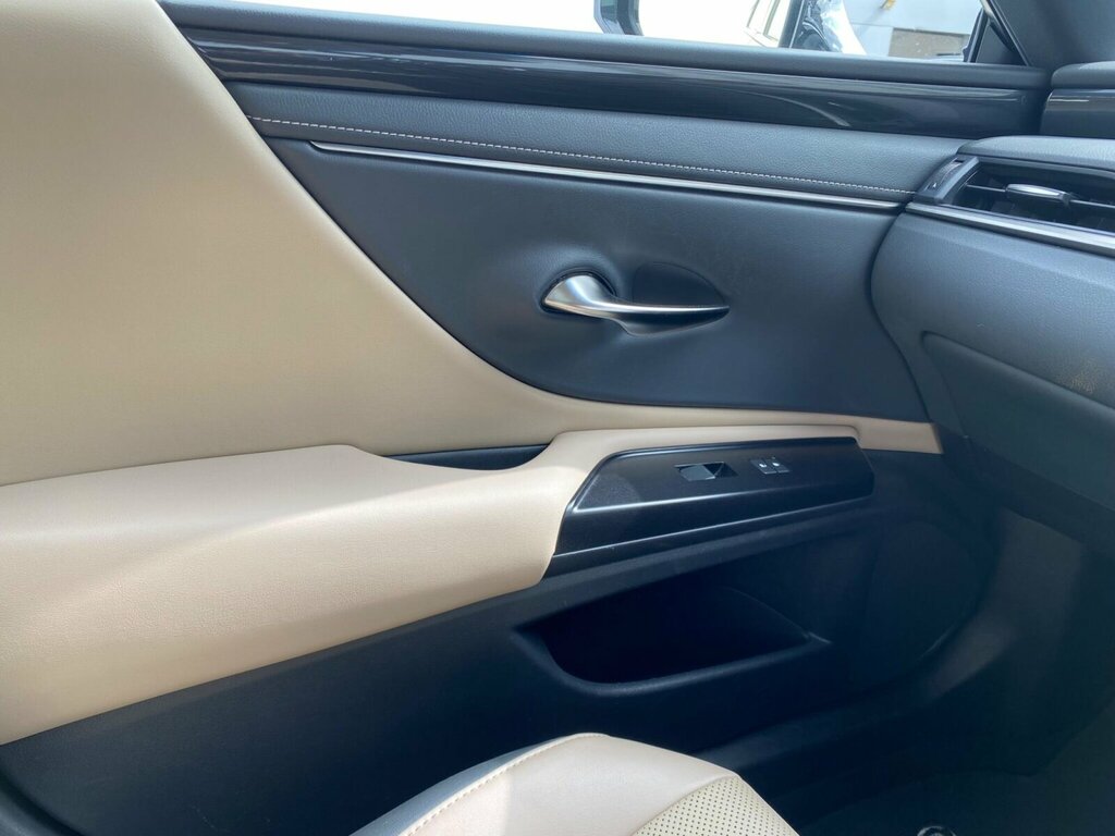 Lexus ES Premium Pack #56