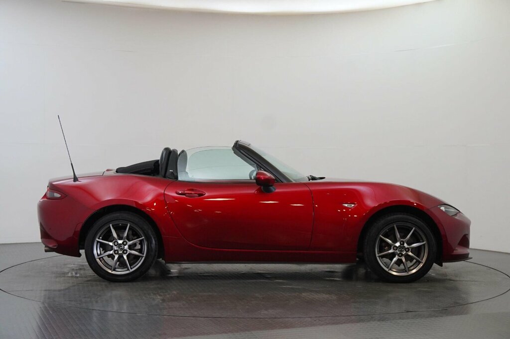 Mazda MX-5 1.5 132 Sport Red #6