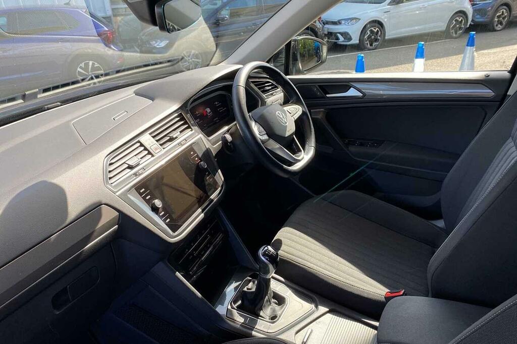 Volkswagen Tiguan Allspace 1.5 Tsi Life Black #2