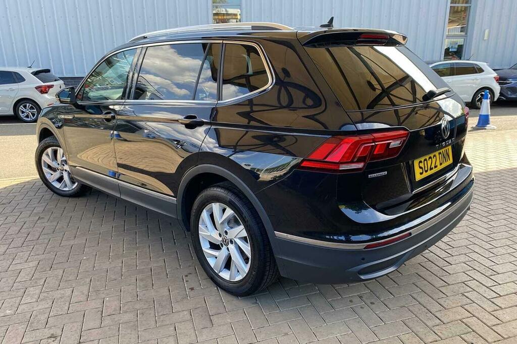 Volkswagen Tiguan Allspace 1.5 Tsi Life Black #3