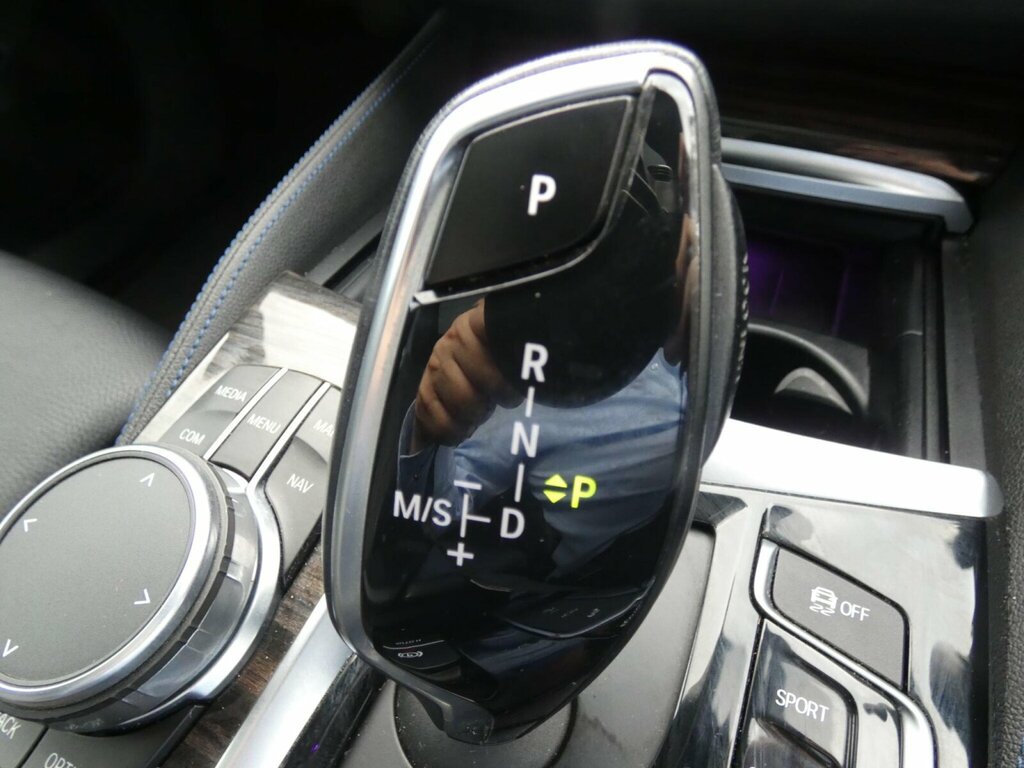 BMW 6 Series  Black #19