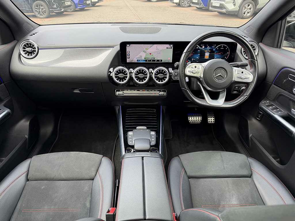 Mercedes-Benz GLA Class Gla 220 D 4Matic Amg Line Premium Plus Black #5