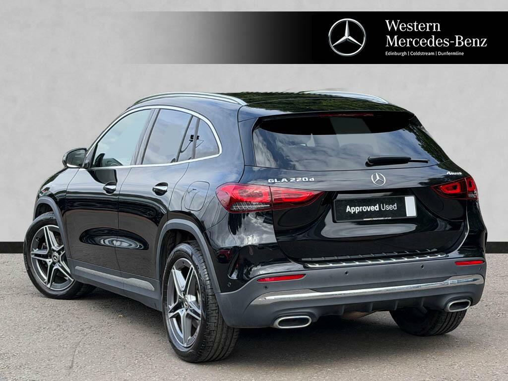 Mercedes-Benz GLA Class Gla 220 D 4Matic Amg Line Premium Plus Black #2