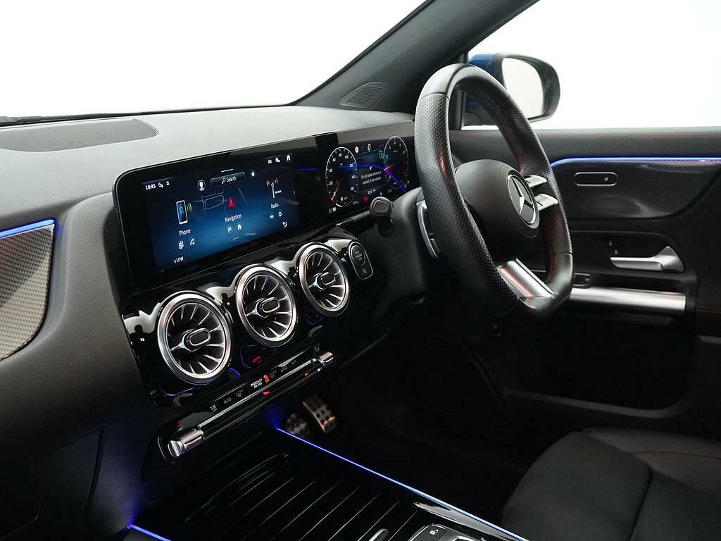 Mercedes-Benz GLA Class Gla 200 Amg Line Executive SG24AFM Blue #3