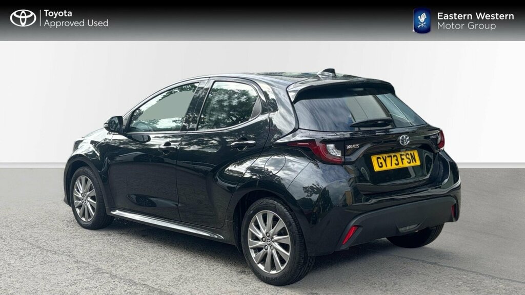 Toyota Yaris 1.5 Vvt-h Icon E-cvt Euro 6 Ss GY73FSN Black #4