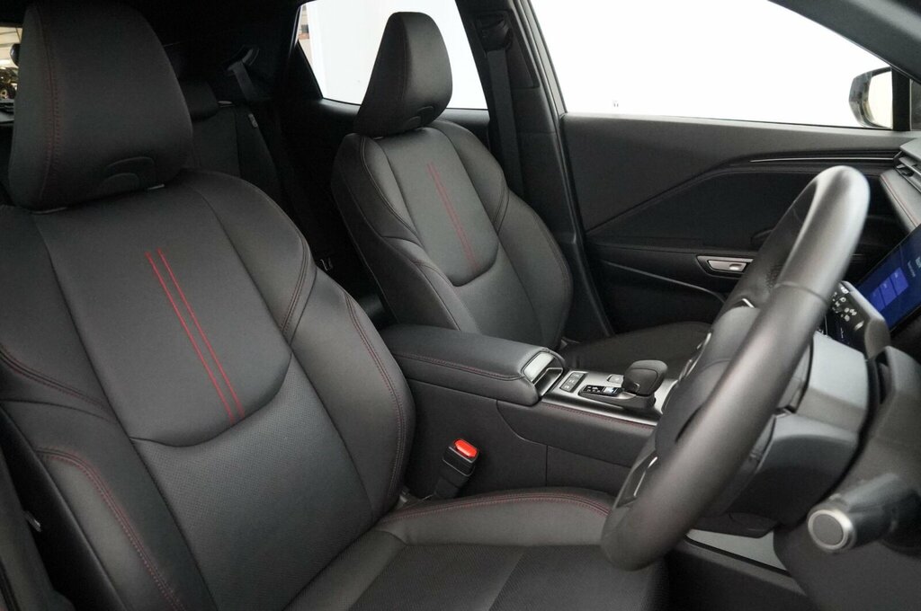 Lexus LBX 1.5 Premium Plus E-cvt  #13