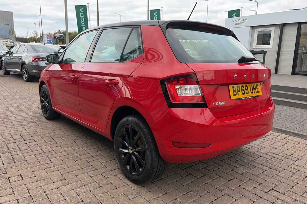 Skoda Fabia 1.0 Mpi Colour Edition Red #3