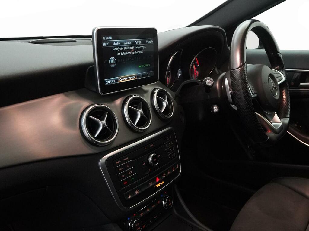 Mercedes-Benz GLA Class Gla 220D 4Matic Amg Line Prem Plus Black #3