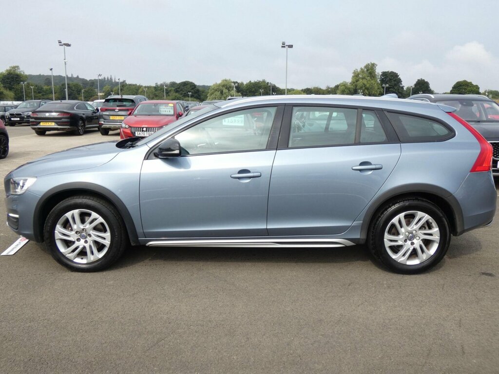 Volvo V60 2.4 D4 Se Nav Awd Euro 6 Ss Blue #4