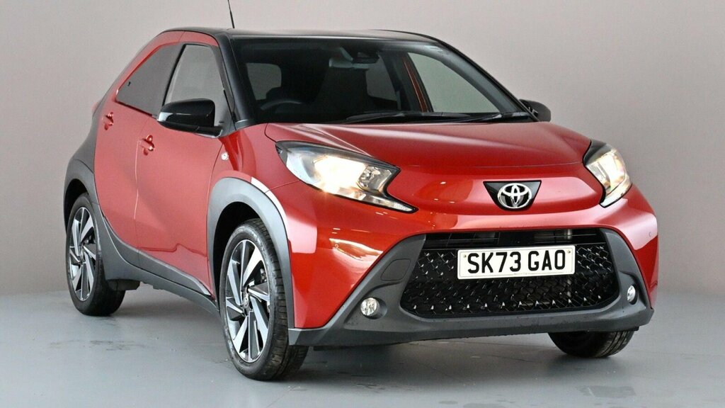 Toyota Aygo X 1.0 Vvt-i Edge Hatchback X-shift Euro 6 Red