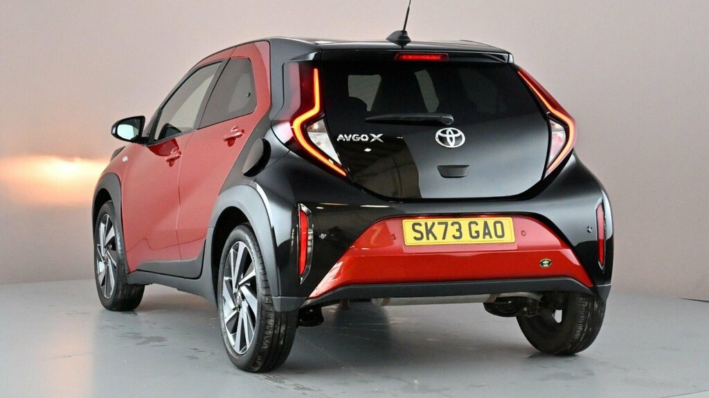Toyota Aygo X 1.0 Vvt-i Edge Hatchback X-shift Euro 6 Red #3