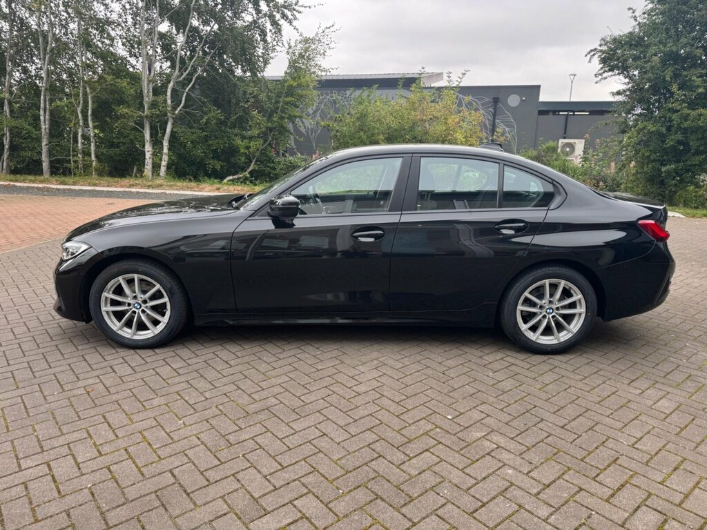 BMW 3 Series 320D Se Step YF70FXR Black #5