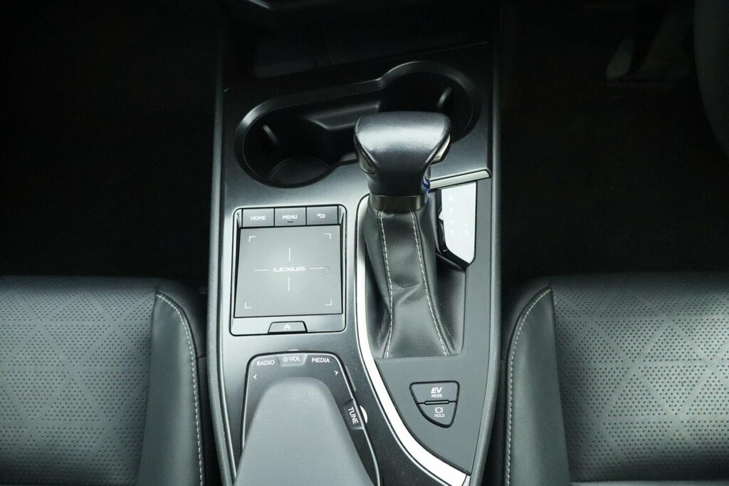 Lexus UX 250H White #9