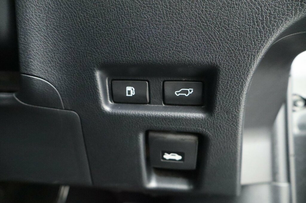 Lexus UX 250H White #15
