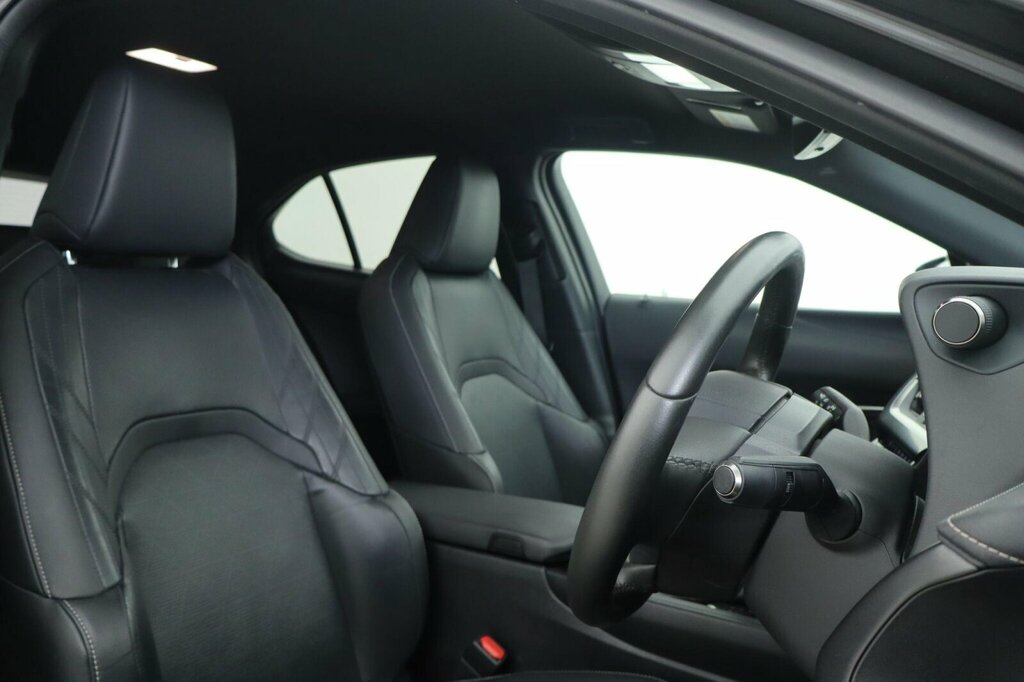 Lexus UX 250H White #11