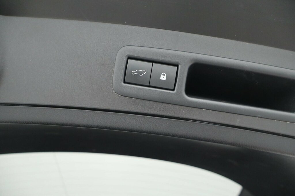 Lexus UX 250H White #19