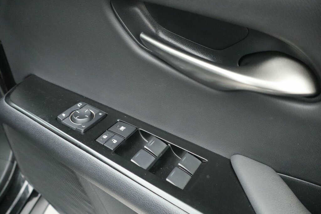 Lexus UX 250H White #20