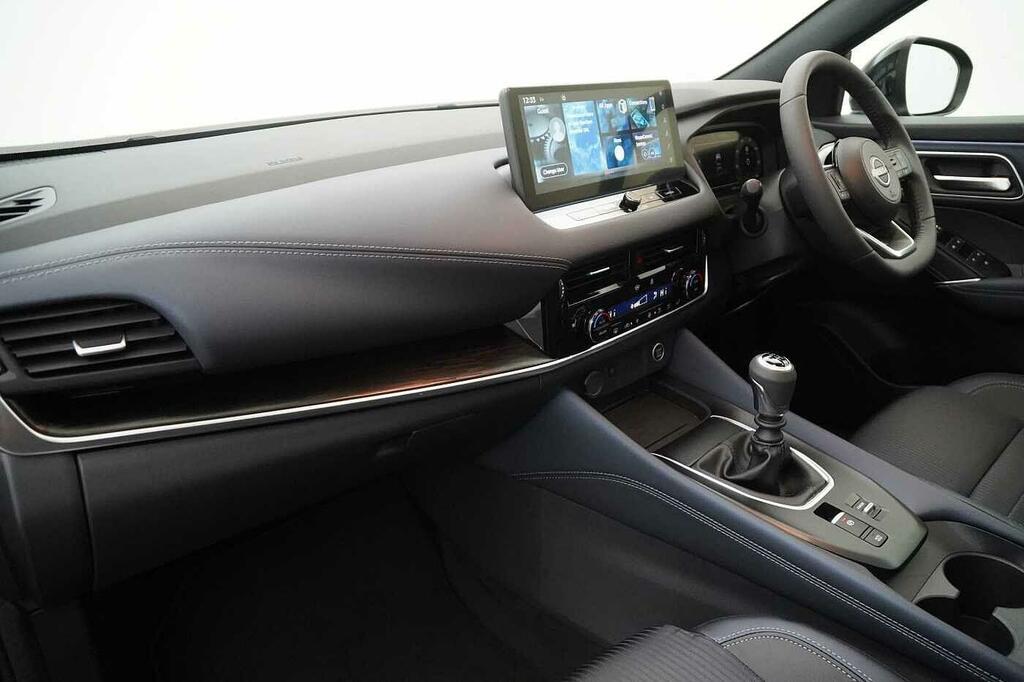 Nissan Qashqai 1.3 Dig-t Mh Tekna White #2