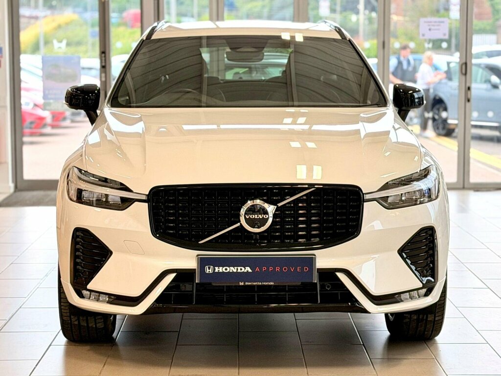 Volvo XC60 2.0 B5p Plus Dark Awd Geartronic White #6