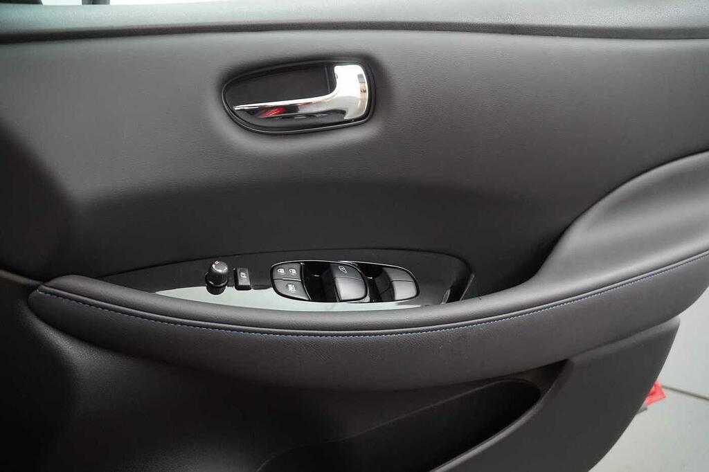 Nissan Leaf E Tekna Silver #37