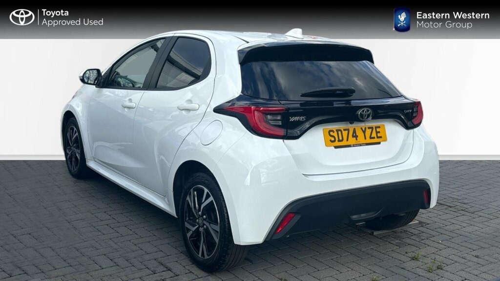 Toyota Yaris 1.5 Vvt-h Design E-cvt Euro 6 Ss White #4