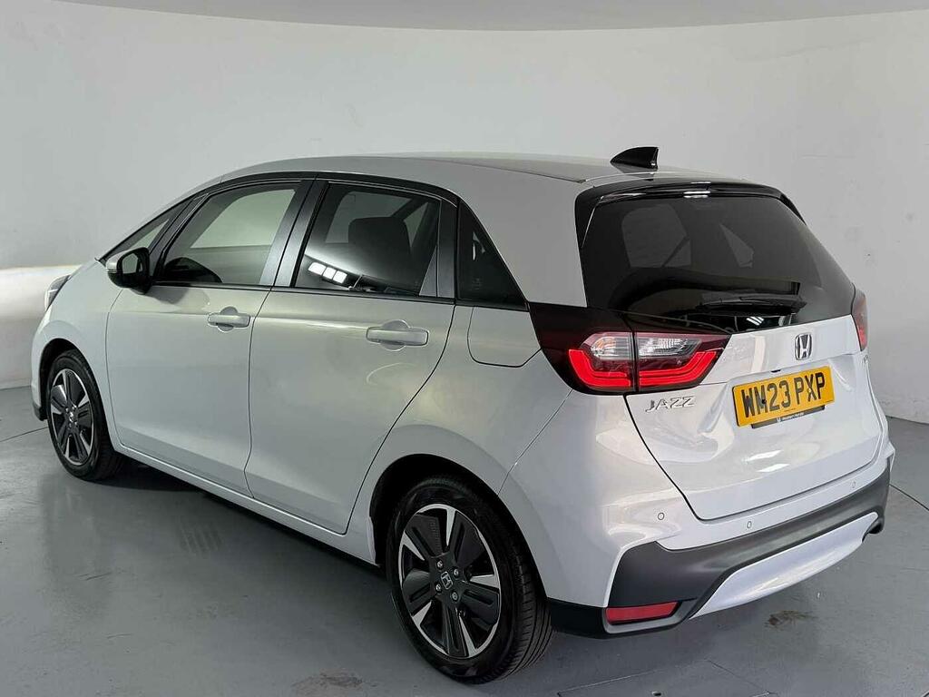 Honda Jazz 1.5 I-mmd Hybrid Advance Ecvt White #3