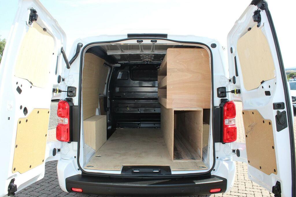 Citroen Dispatch 1.5 Bluehdi 120Ps Van Driver KM74MSV White #2