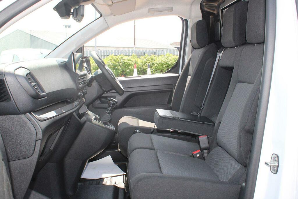 Citroen Dispatch 1.5 Bluehdi 120Ps Van Driver KM74MSV White #4