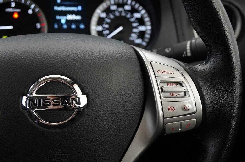 Nissan Navara Navara Tekna Dci Black #33