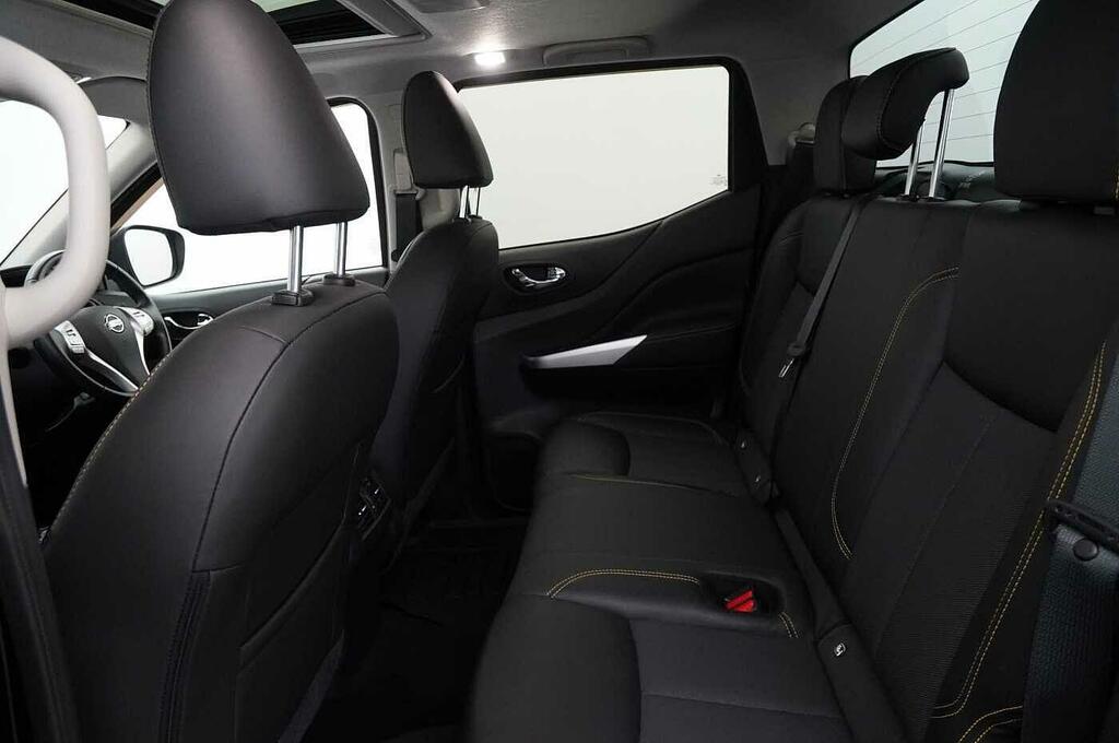 Nissan Navara Navara Tekna Dci Black #22