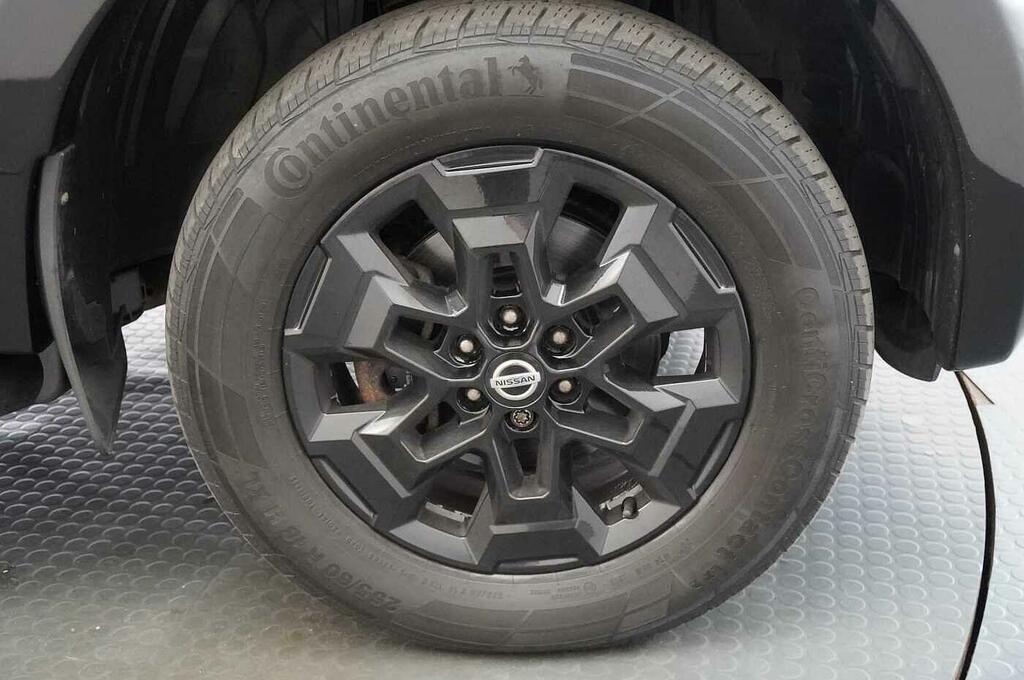 Nissan Navara Navara Tekna Dci Black #12