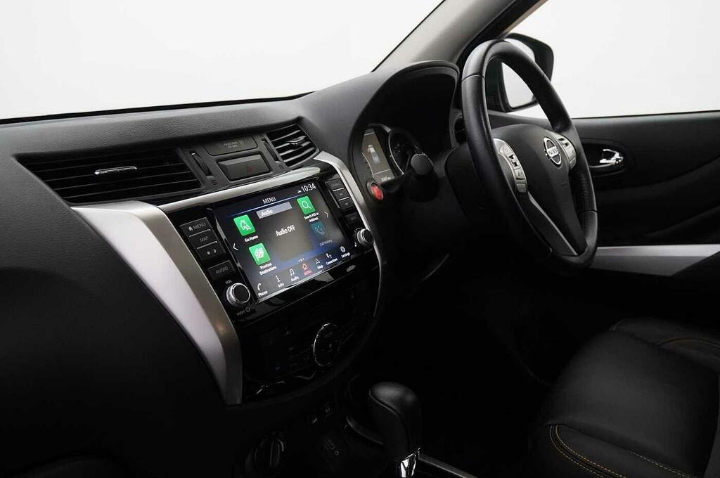 Nissan Navara Navara Tekna Dci Black #23