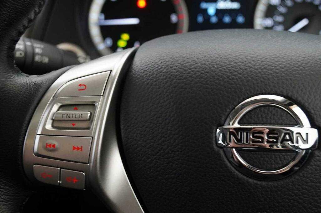 Nissan Navara Navara Tekna Dci Black #32