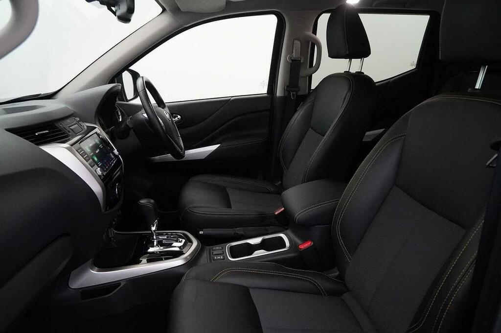 Nissan Navara Navara Tekna Dci Black #16