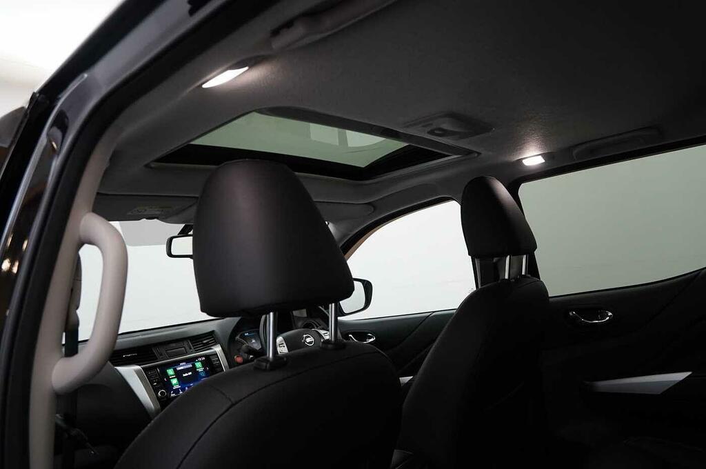 Nissan Navara Navara Tekna Dci Black #13