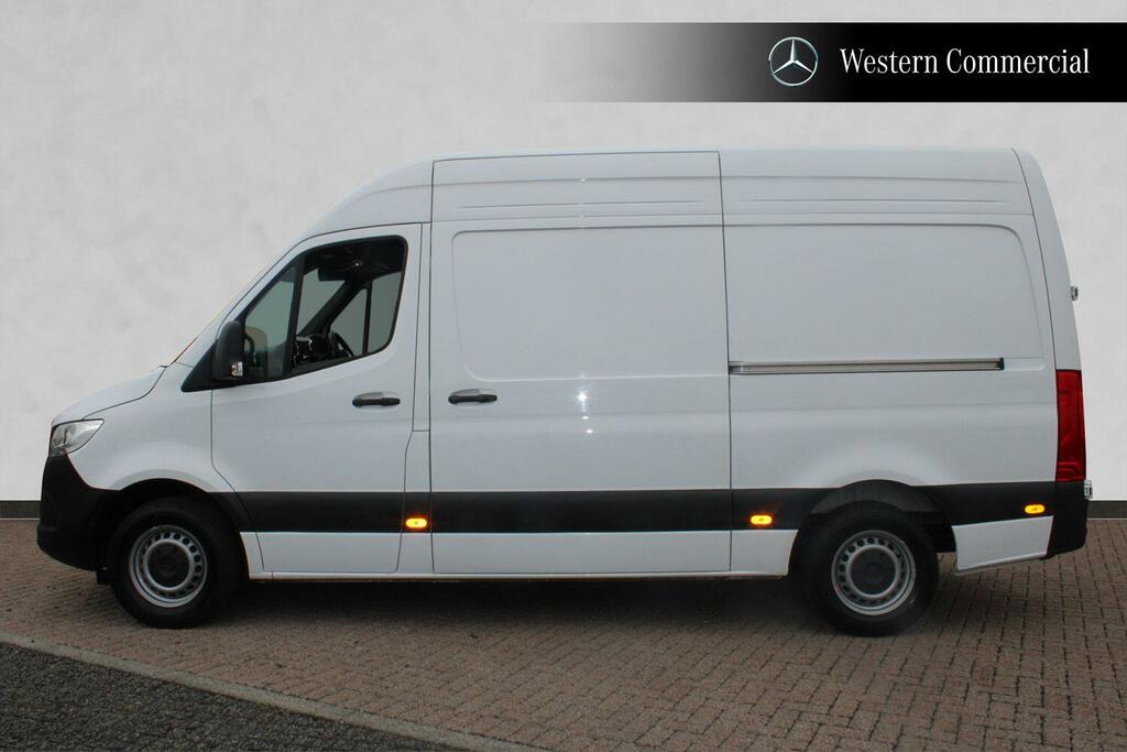 Mercedes-Benz Sprinter 3.5T H2 Pro Van White #5