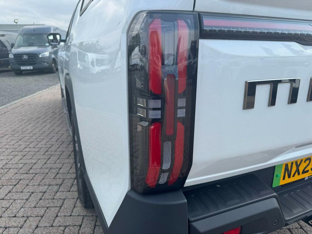 Maxus eTerron 9 .Double Cab White #14