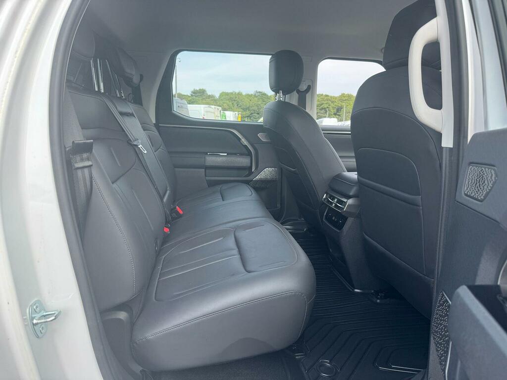 Maxus eTerron 9 .Double Cab White #36