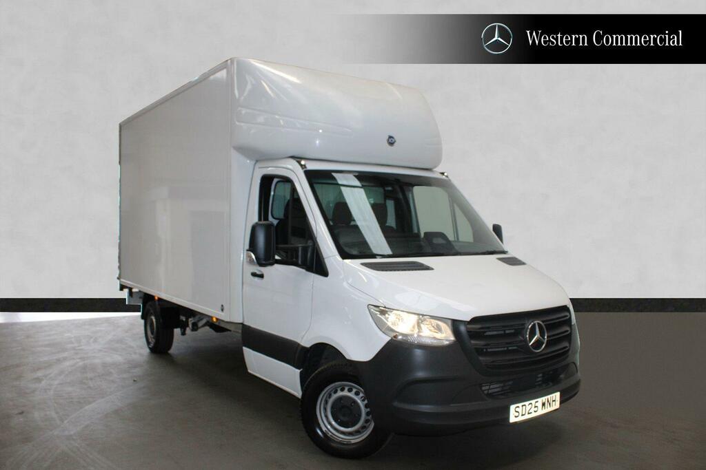 Mercedes-Benz Sprinter 3.5T Chassis Cab White