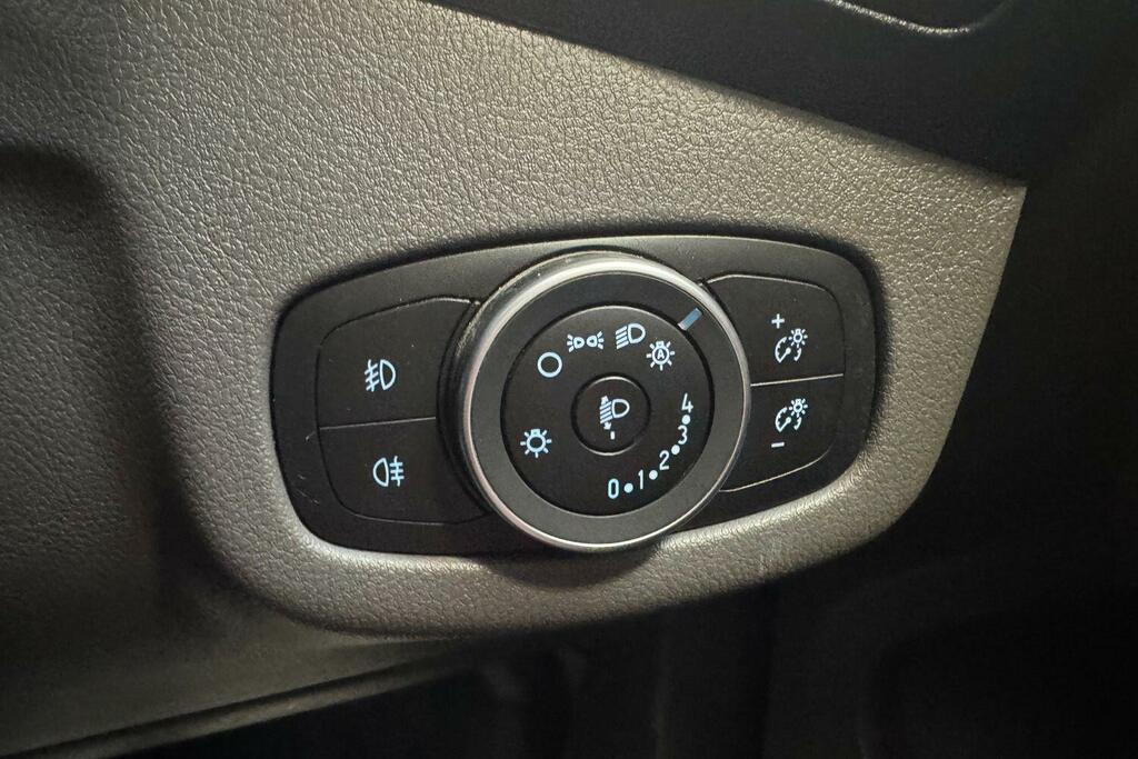 Ford Transit Connect Limited White #31