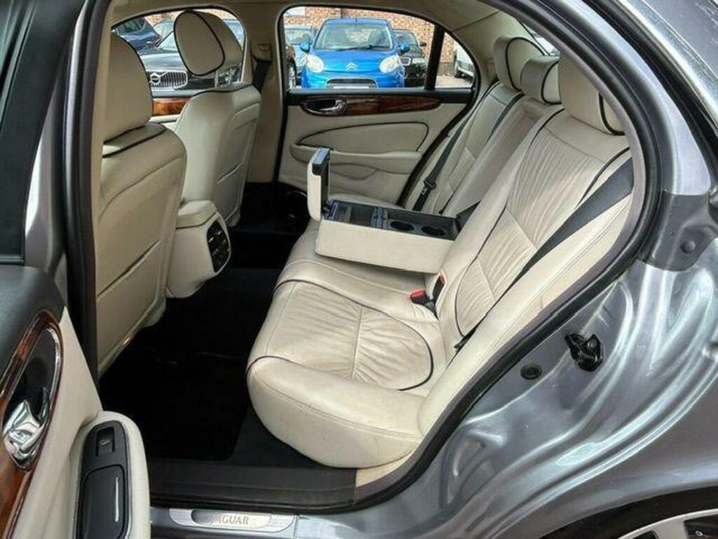 Jaguar XJ Grey #18